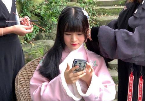 快手网红七阿姨背景,快手网红的励志人生与情感故事