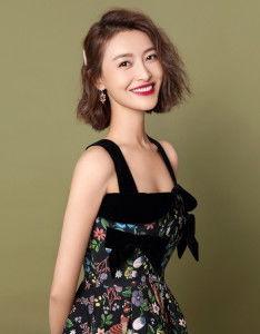 杨菲洋背景,从平凡女孩到璀璨明星的蜕变之路