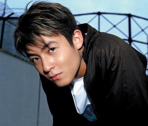 尼坤退出娱乐圈,告别舞台，开启新篇章