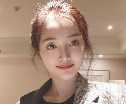 网红通过啥认识的明星,揭秘网红如何邂逅璀璨星光